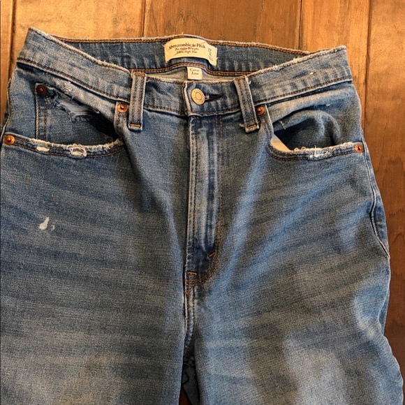 Abercrombie & Fitch Light Blue Cropped Straight Jeans - Picture 2 of 5